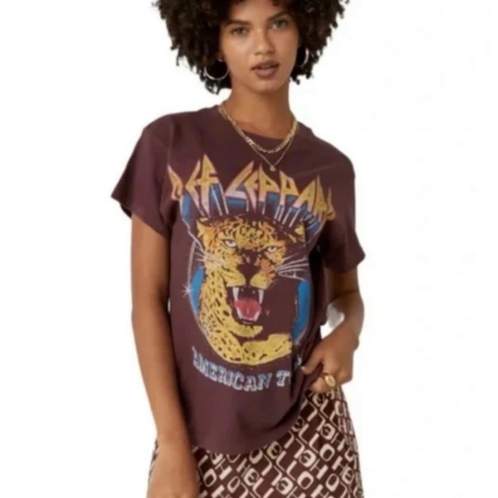 DAYDREAMER Def Leppard American Tour Graphic Tee